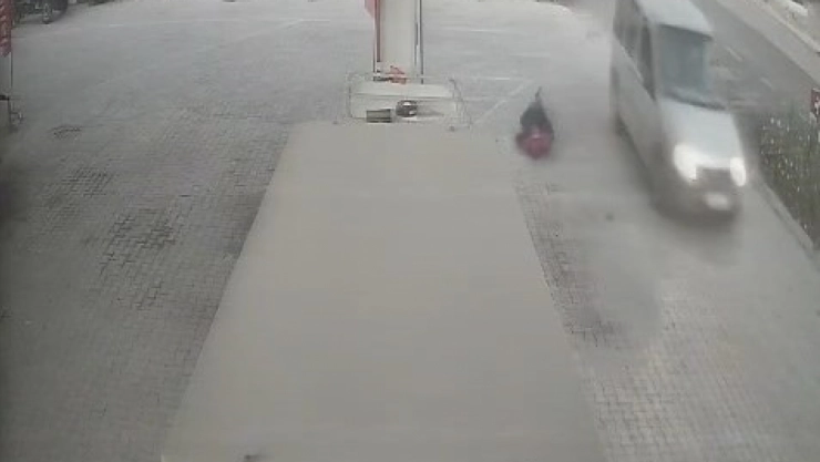 Eniştesine araçla çarpıp kaçtı: O anlar kameraya yansıdı