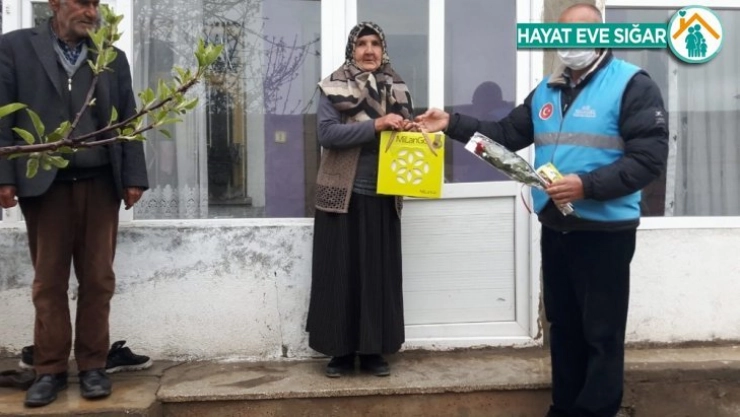 Erciş'te şehit anneleri unutulmadı