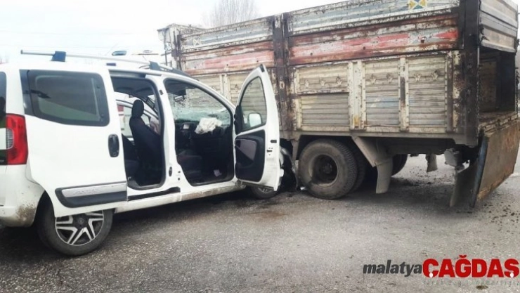 Erciş'te trafik kazası: 4 yaralı