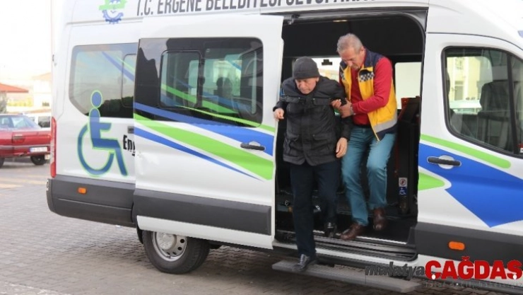 Ergene Belediyesi sevgi dağıtıyor