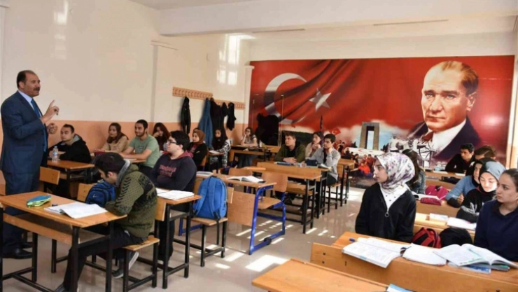 Erzincan'da pazartesi günü 41 bin 50 öğrenci ders başı yapacak