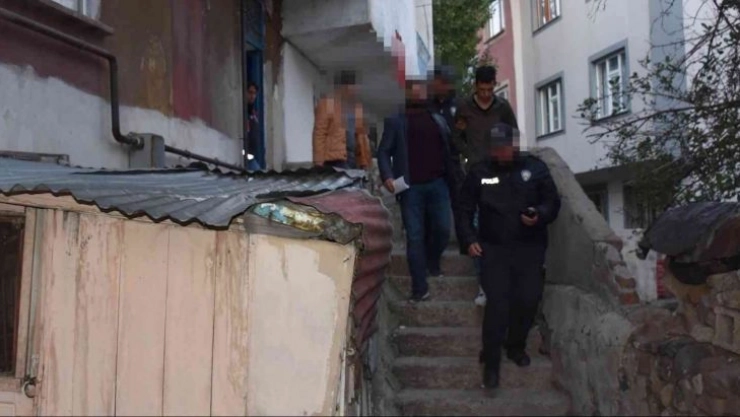 Erzurum'da çeşitli suçlardan yakalanan 95 şüpheliden 23' ü tutuklandı