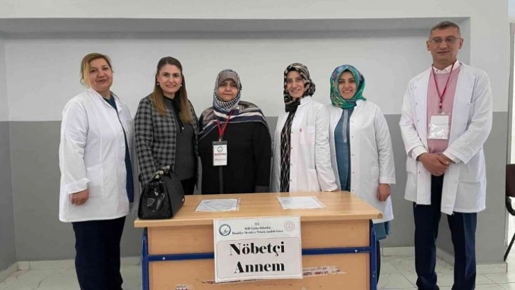 Erzurum Hamidiye Mesleki ve Teknik Anadolu Lisesinden dikkat çeken bir uygulama 'Nöbetçi Annem'