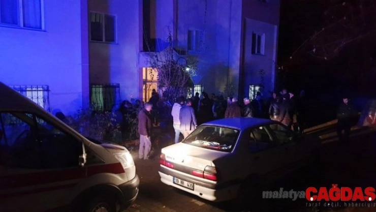 Eşini tüfekle öldürdükten sonra intihar etti