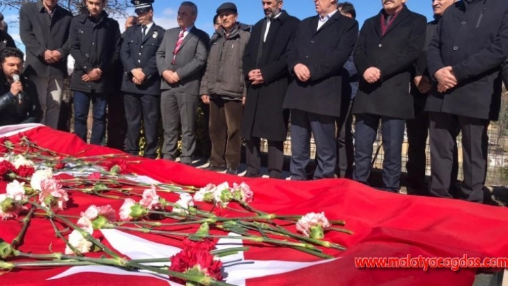 Behçet Oktay mezarı başında anıldı