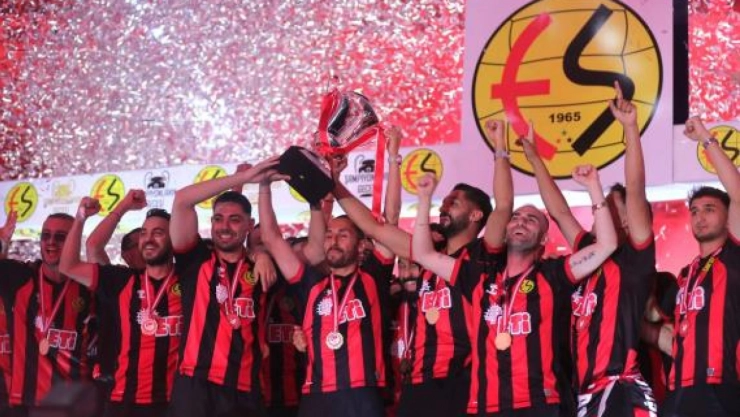 Eskişehirspor Şampiyonluk Kupasını Aldı
