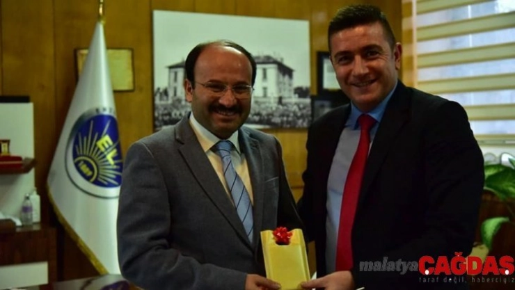 ETÜ Rektörü Çakmak Erzurum Lisesini ziyaret etti