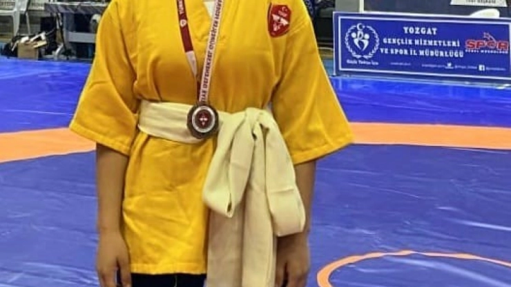 Evindar, güreşte Türkiye 3'üncüsü oldu