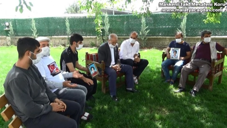 Evlat nöbetindeki aileler kısıtlama sürecinde çocuklarının yolunu gözlüyor