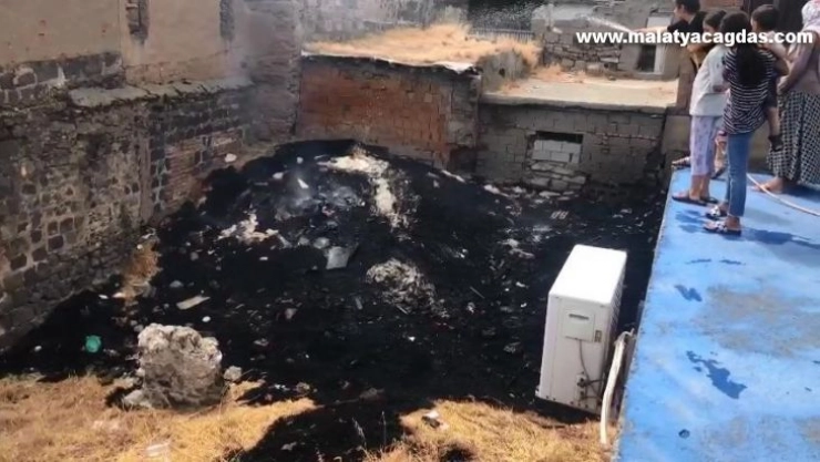 Evlat nöbetindeki babanın oturduğu evi yakmaya kalkıştılar