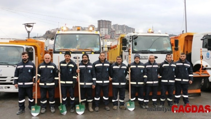 Eyüpsultan Belediyesi özel araçlarıyla kışa hazır