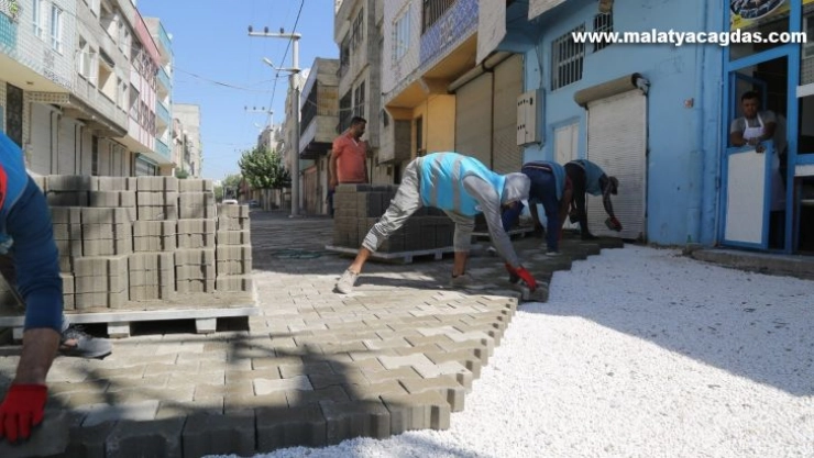Eyyübiye sokakları kilitli parke taşlarla döşendi