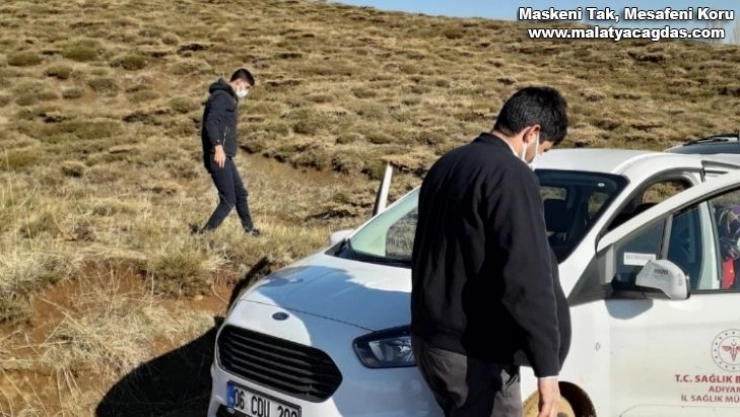 Filyasyon ekibinin aracı çamura battı