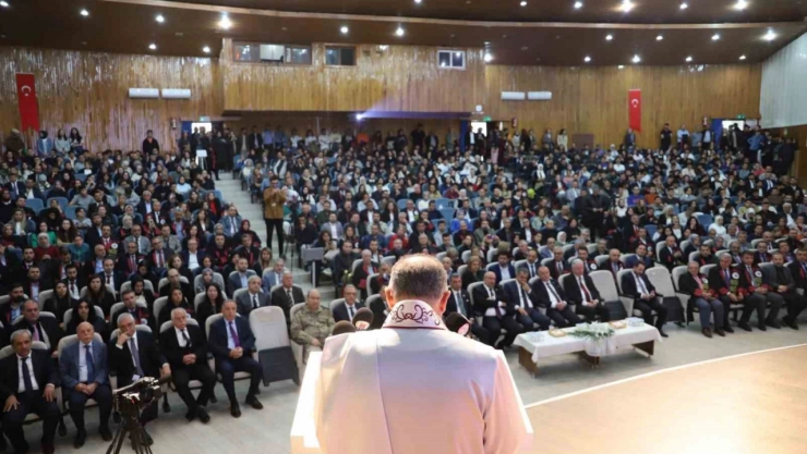 Fırat Üniversitesi'nde akademik yılı açılış töreni yapıldı