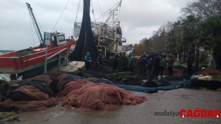 Fırtına Erdek'te etkili oldu