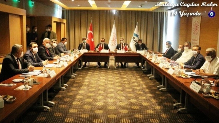 FKA yönetimi Malatya'da toplandı