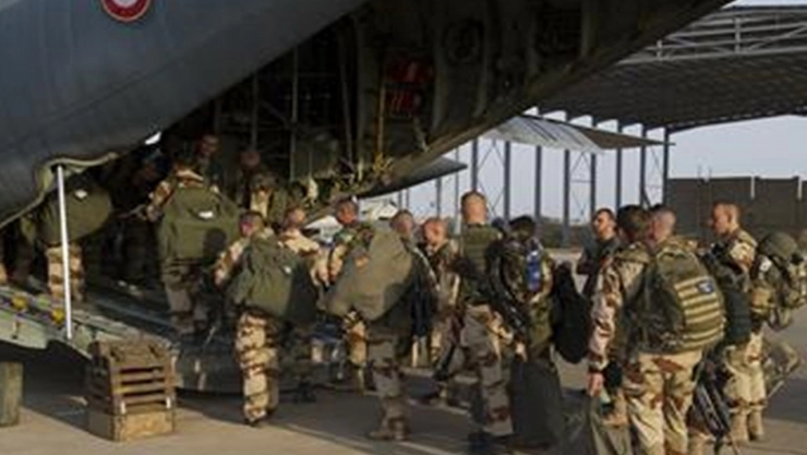 Fransız askerler Çad'daki bir askeri üsten çekildi