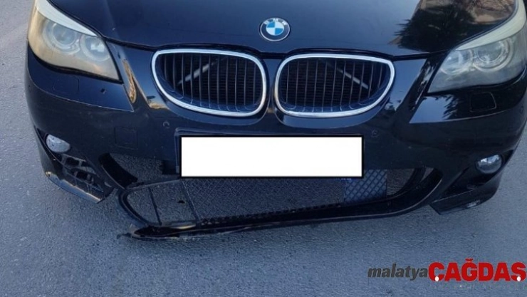 Galeriden otomobili çalan, eski çalışan çıktı