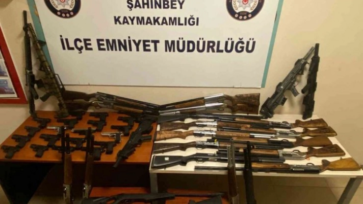 Gaziantep'te kaçak silah çetesi çökertildi: 46 silah ele geçirildi