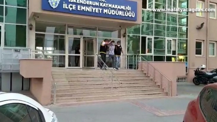 Gece otomobillerin lastiklerini böyle kesti