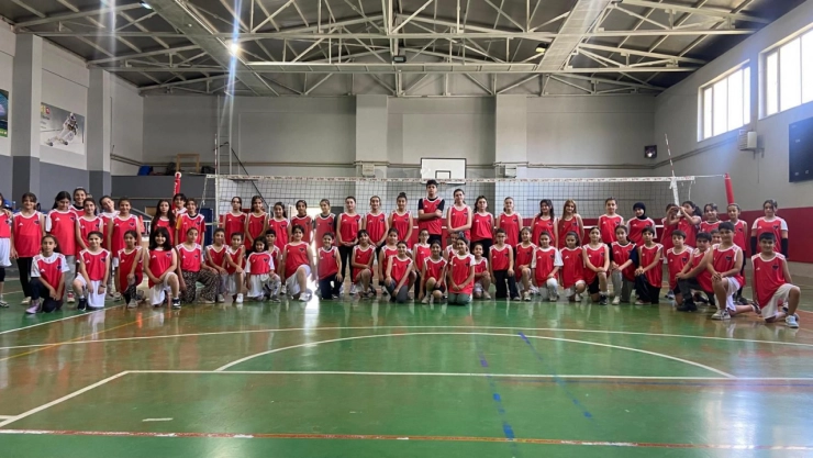 Geleceğin Sporcuları Yaz Kurslarında Yetişiyor