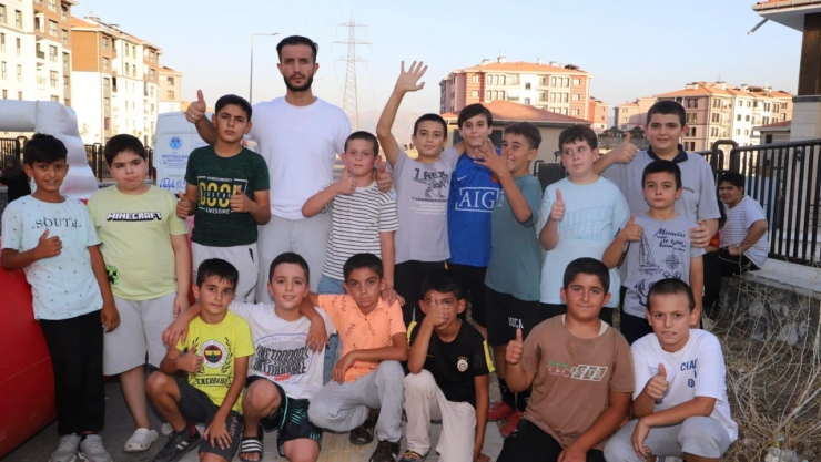 Gelinciktepe'de Renkli Akşam: 'Aile Her Şeydir' Coşkusu