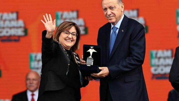 Genç Gaziantep Mobil uygulamasına Cumhurbaşkanı'ndan ödül aldı