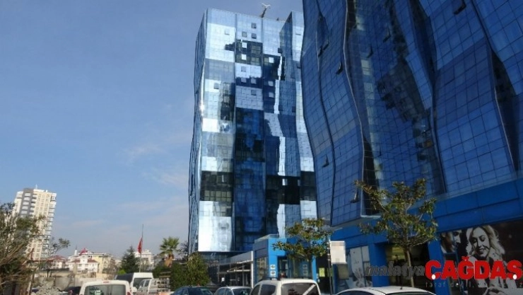 Genç kadını döve döve öldürdü, cesedi bavula koydu