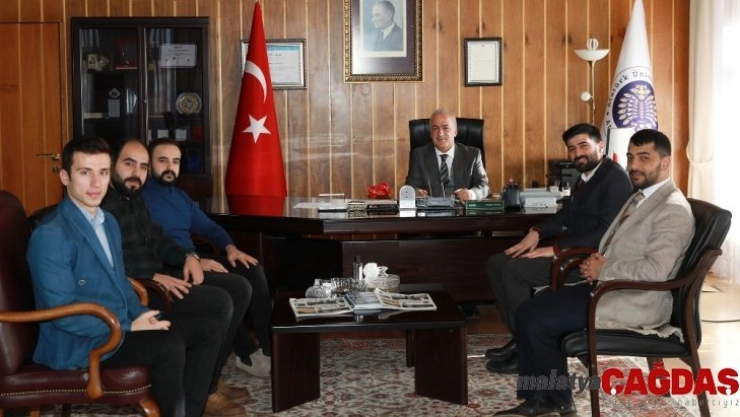 Genç Müsiad yöneticileri, Rektör Çomaklı ile bir araya geldi