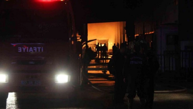 Geri dönüşüm fabrikasındaki yangın kontrol altına alındı