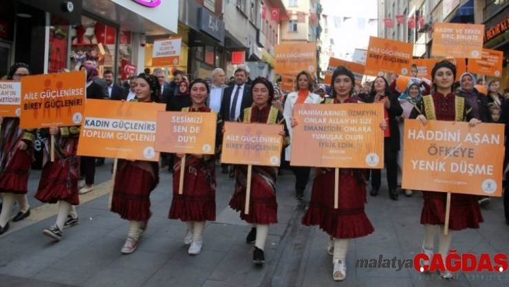 Giresun'da kadın-erkek beraber yürüdü