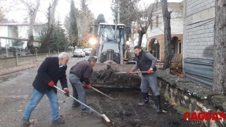Gölbaşı Belediyesi inşaat ekipleri aralıksız çalışıyor