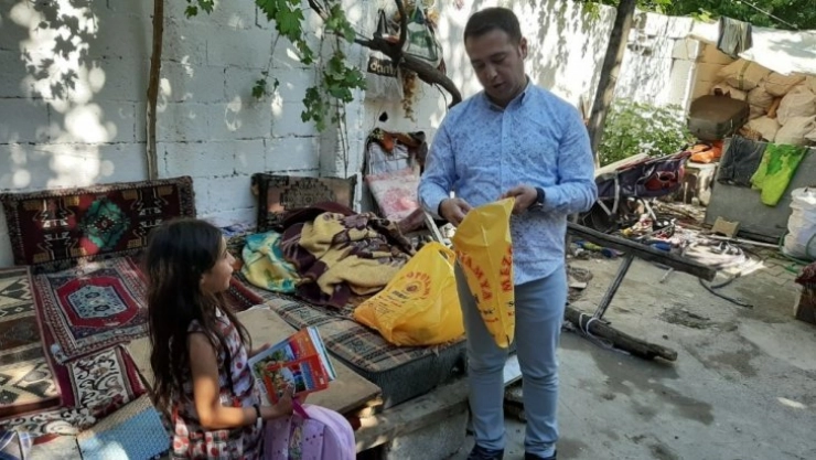 Gölbaşı Belediyesinden Gülistan'a kırtasiye malzemesi