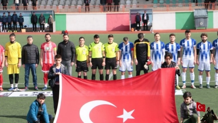 Gölbaşı Belediyespor yerini koruyor
