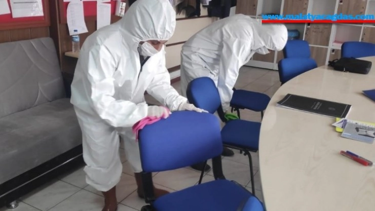 Gölbaşı ilçesinde okullar dezenfekte ediliyor