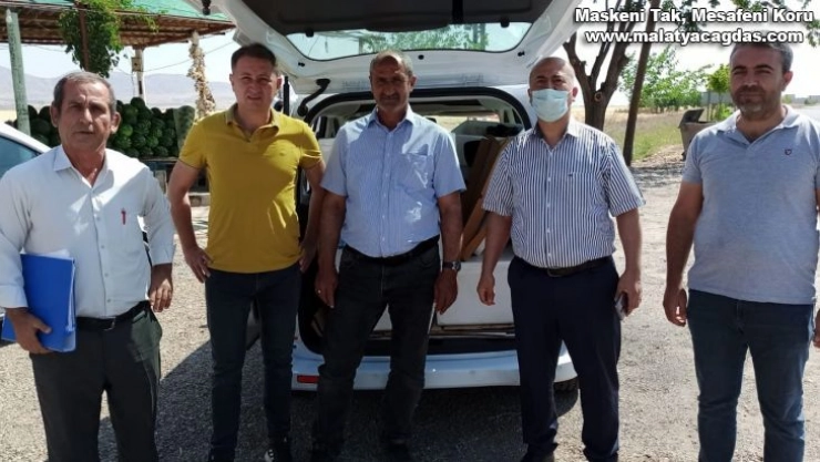 Gölbaşı'nda Antep fıstığı gözü dağıtıldı