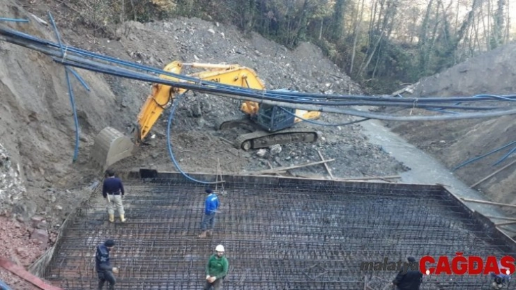 Gölcük Selimiye ve Lütfiye köyü yoluna yeni menfez
