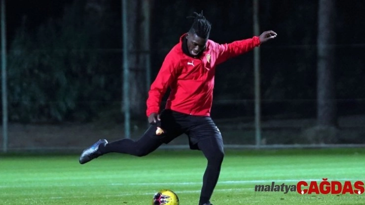 Göztepe'de Antalya kampı başladı