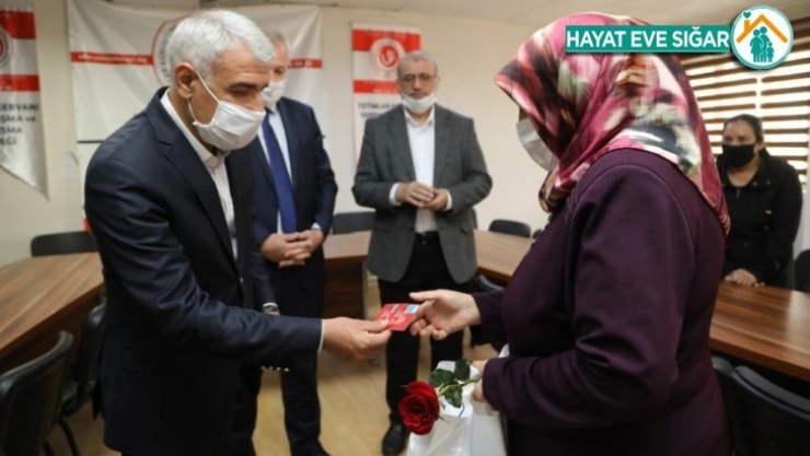 Güder yetim anneleri ile bir araya geldi