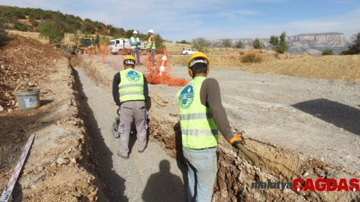 Gülnar'da su sorunu yaşayan mahalleler içme suyuna kavuşuyor