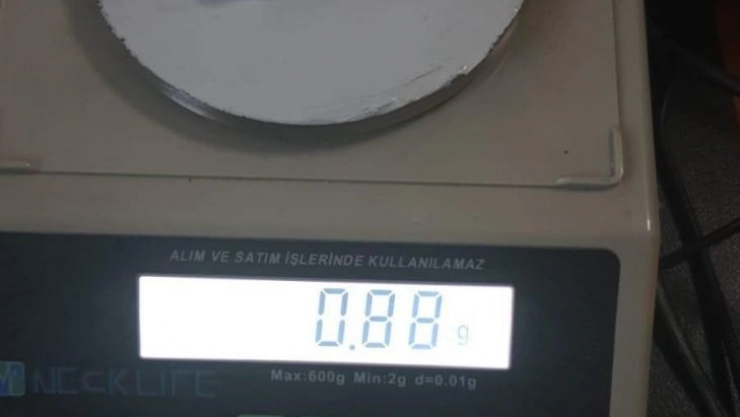 Güven timleri metruk binada uyuşturucu yakaladı