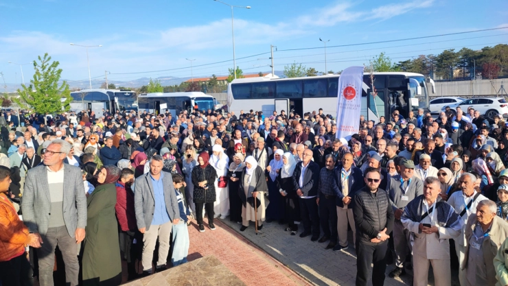Hac kafileleri kutsal topraklara dualarla uğurlanıyor