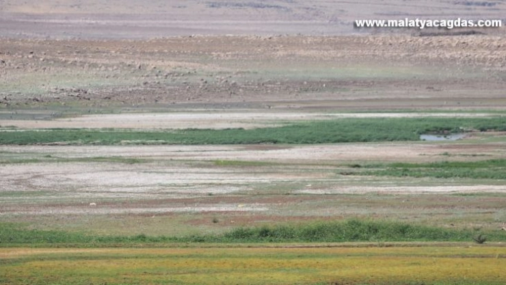 Hacıhıdır Barajı'nda su seviyesi son 32 yılın en düşük seviyesinde