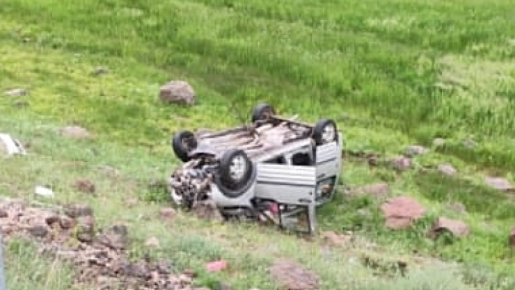 Hafif ticari araç ile kamyonun çarpıştığı kazada 1 kişi öldü