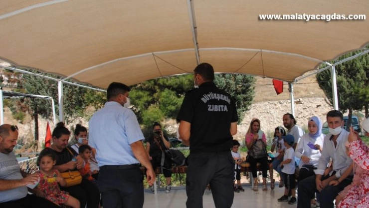 Halfeti'de lokanta ve teknelerde denetim