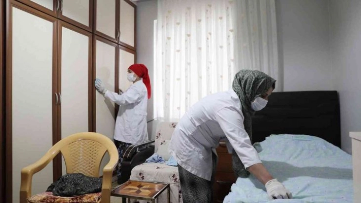 Haliliye'de 'Evde bakım hizmeti' gönüllere dokunuluyor