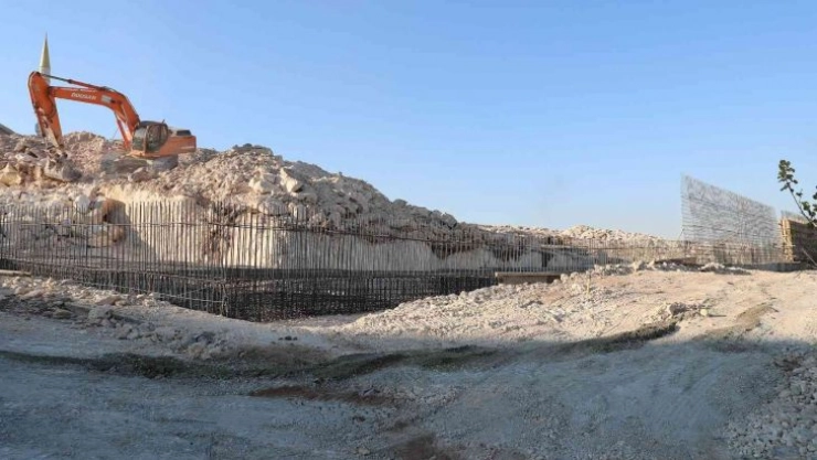 Haliliye'de 2 fabrikanın inşaatı devam ediyor