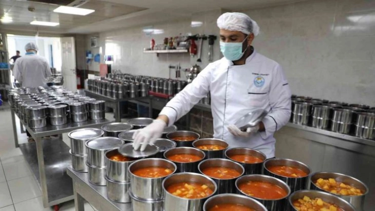 Haliliye'de ihtiyaç sahiplerine sıcak yemek