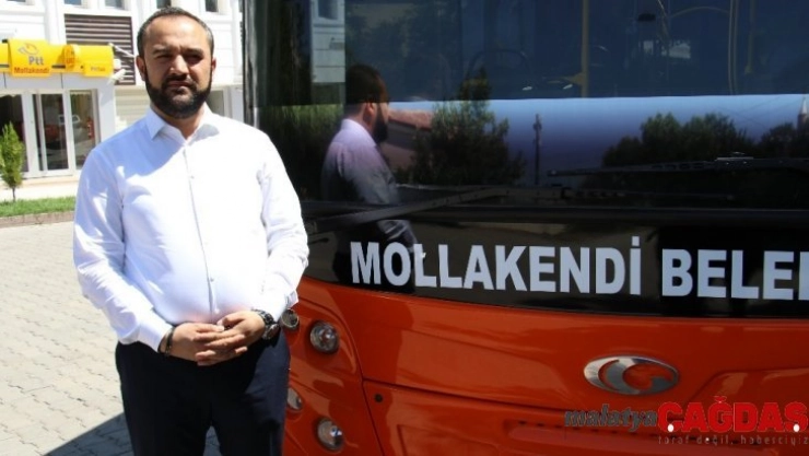 Belediye başkanı direksiyon başına geçti