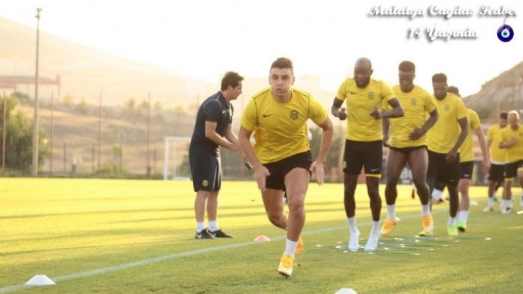 Hamzaoğlu, Antalyaspor maçında yenilere görev verebilir